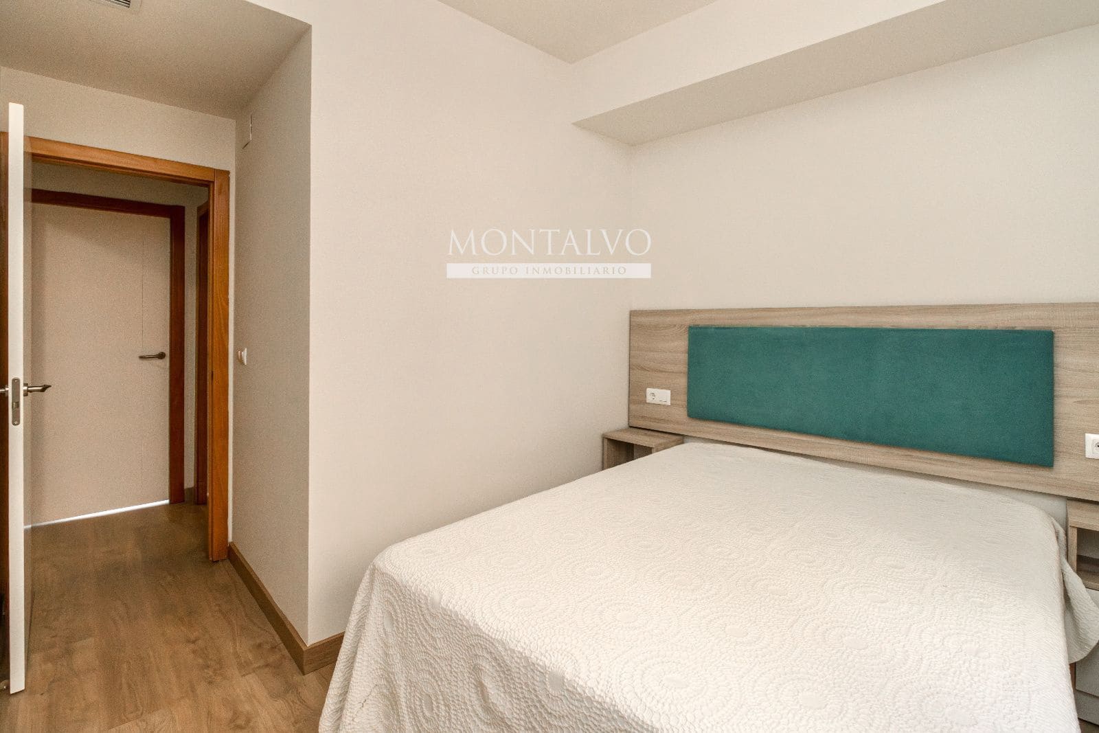 2 bedroom Flat for rent in Ogijares with garage - € 720 (Ref: 9946804)