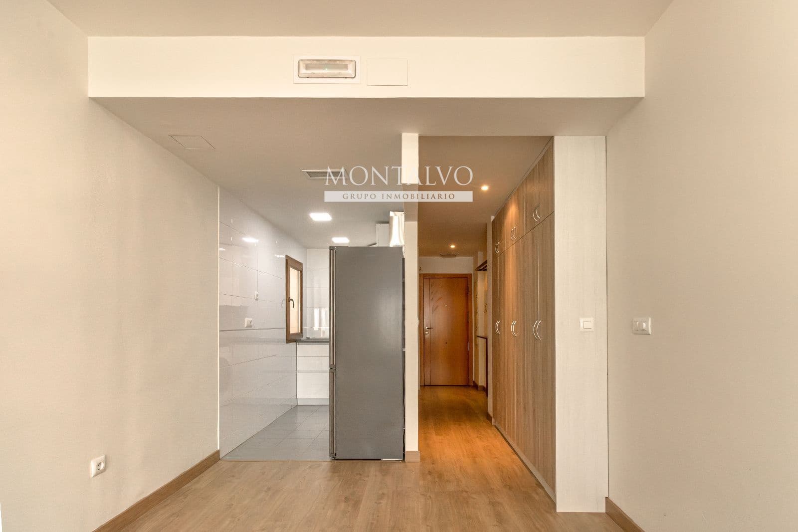 2 bedroom Flat for rent in Ogijares with garage - € 720 (Ref: 9946804)