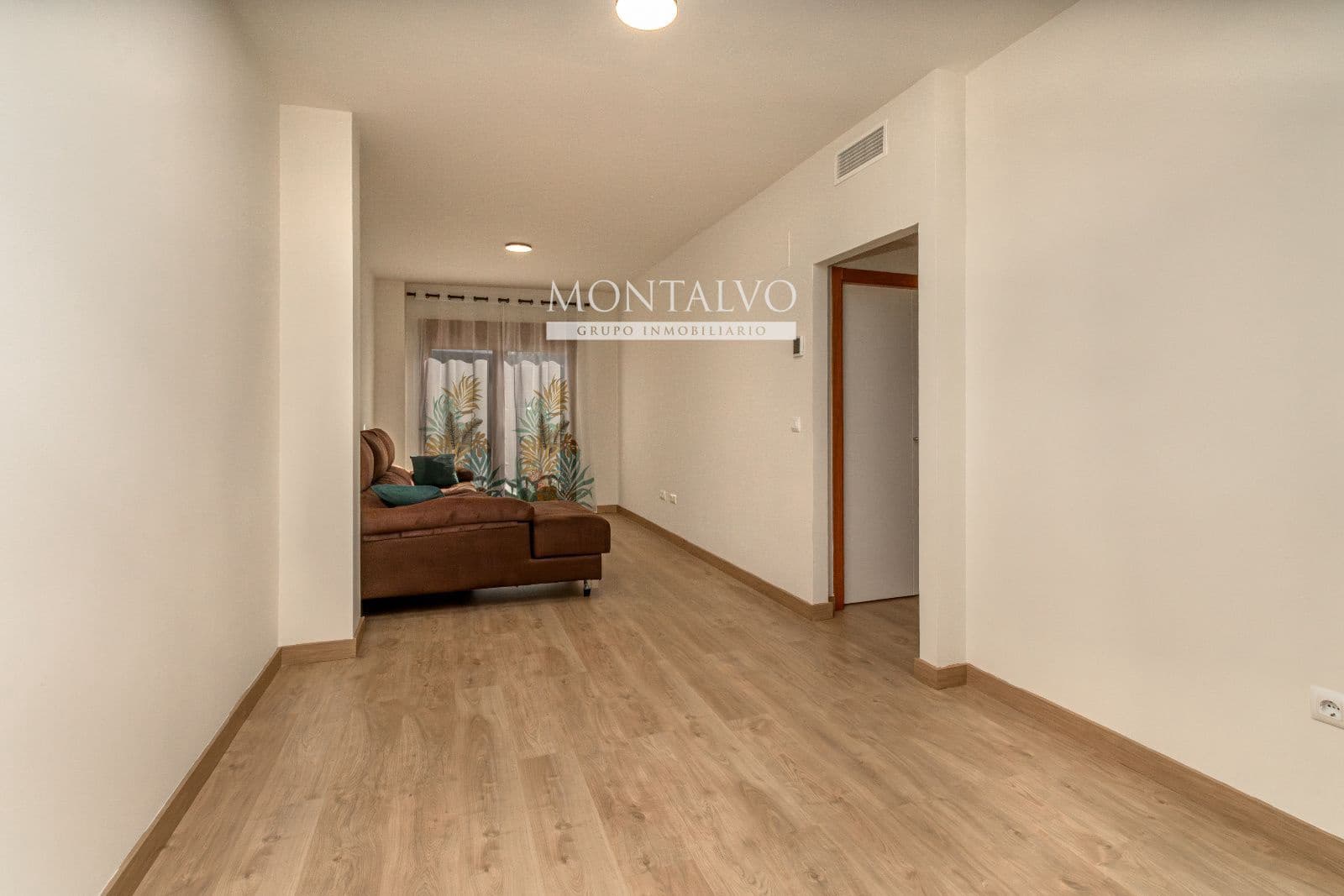 2 bedroom Flat for rent in Ogijares with garage - € 720 (Ref: 9946804)