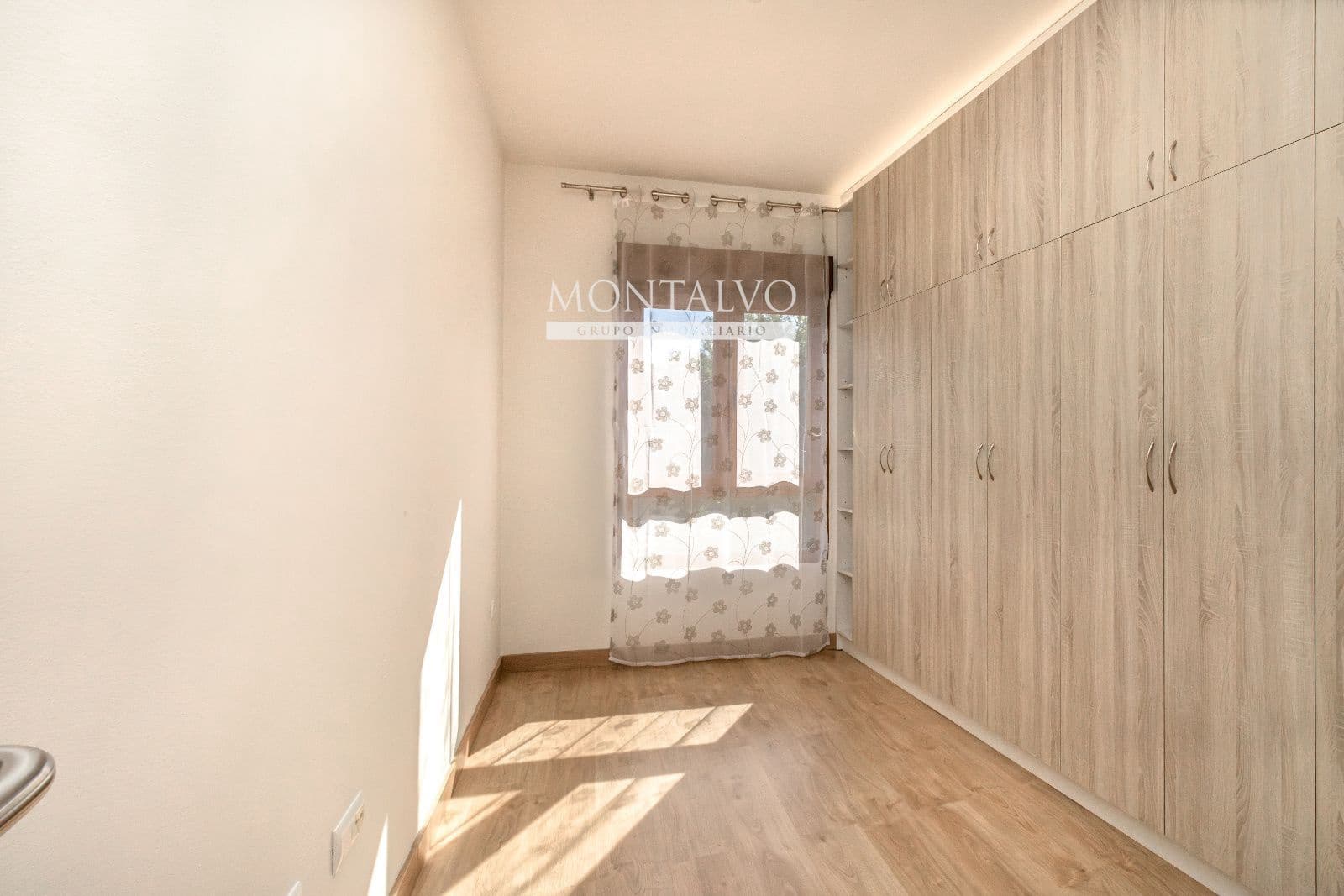 2 bedroom Flat for rent in Ogijares with garage - € 720 (Ref: 9946804)