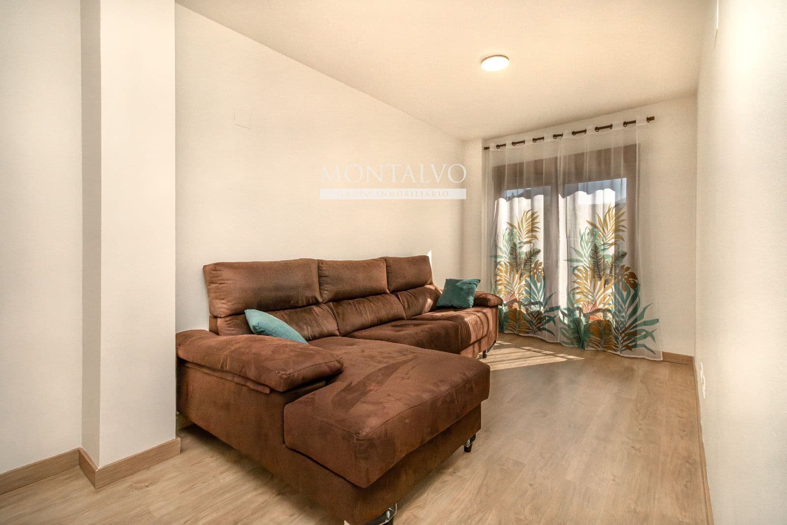 2 bedroom Flat for rent in Ogijares with garage - € 720 (Ref: 9946804)