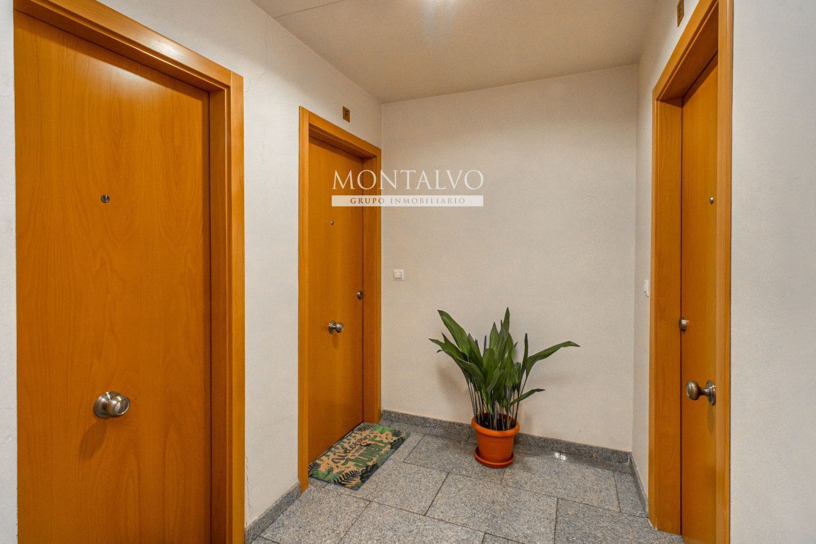 2 bedroom Flat for rent in Ogijares with garage - € 720 (Ref: 9946804)