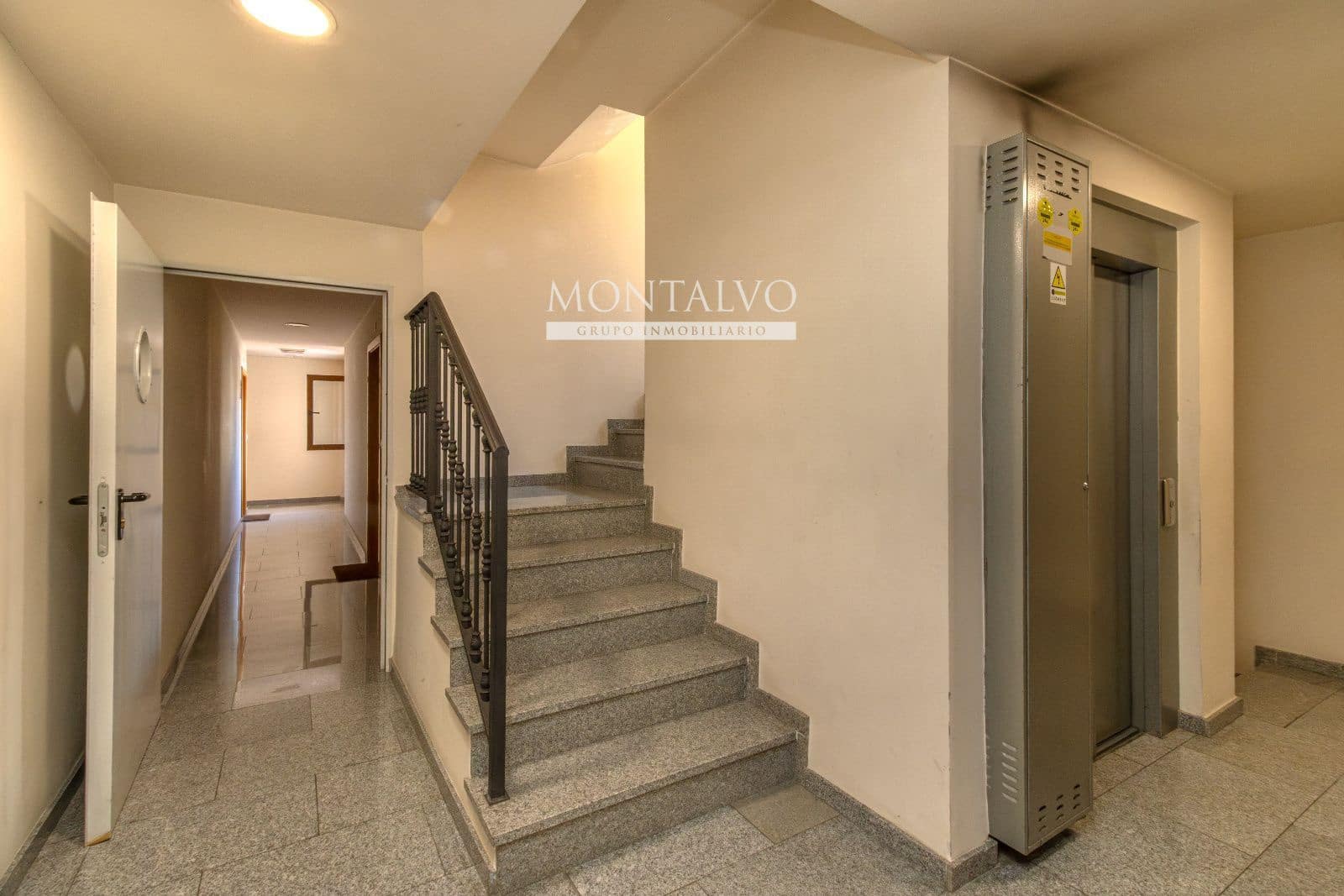 2 bedroom Flat for rent in Ogijares with garage - € 720 (Ref: 9946804)
