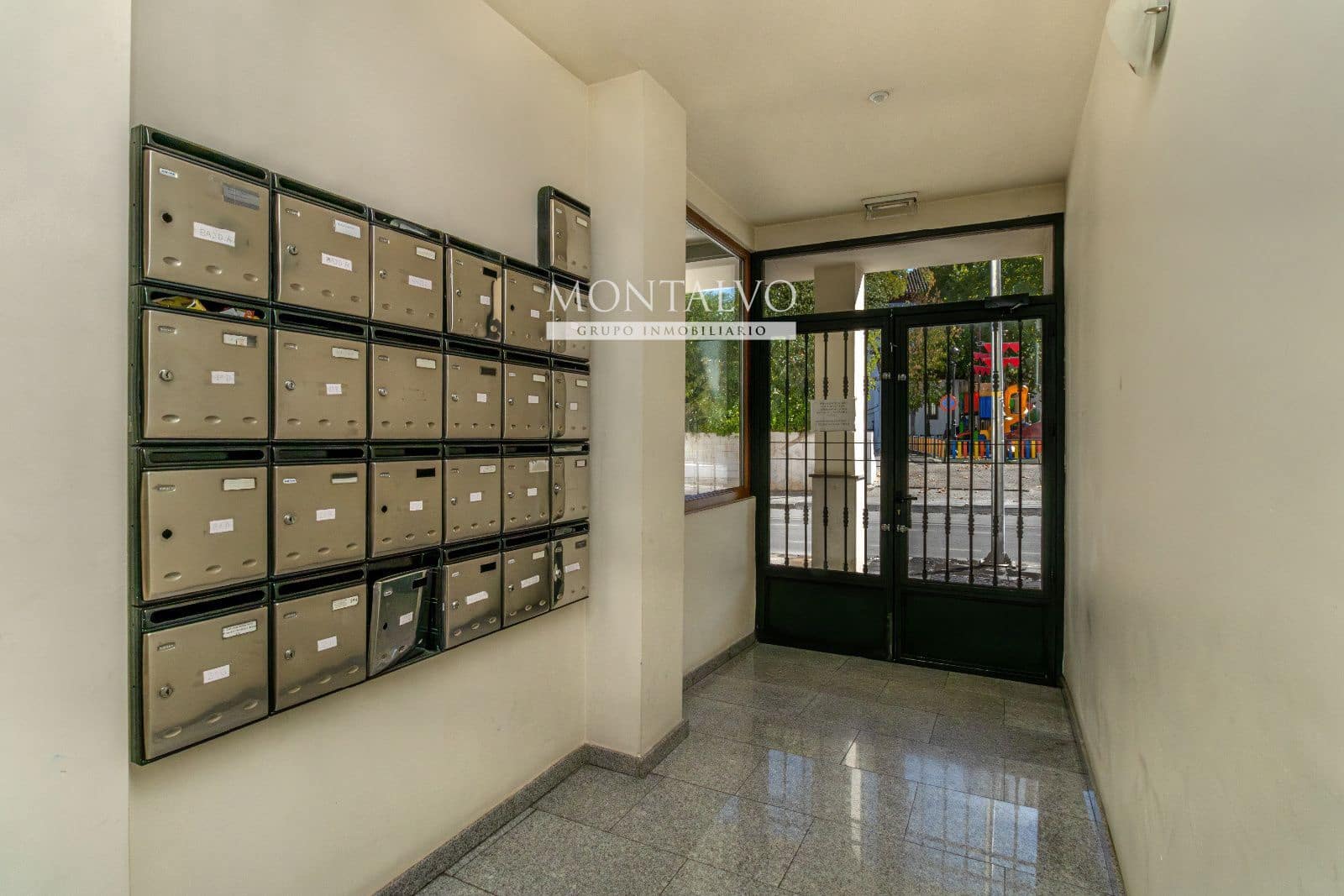 2 bedroom Flat for rent in Ogijares with garage - € 720 (Ref: 9946804)