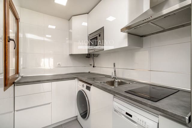 2 soverom Leilighet til leie i Ogíjares med garasje - € 720 (Ref: 9946804)