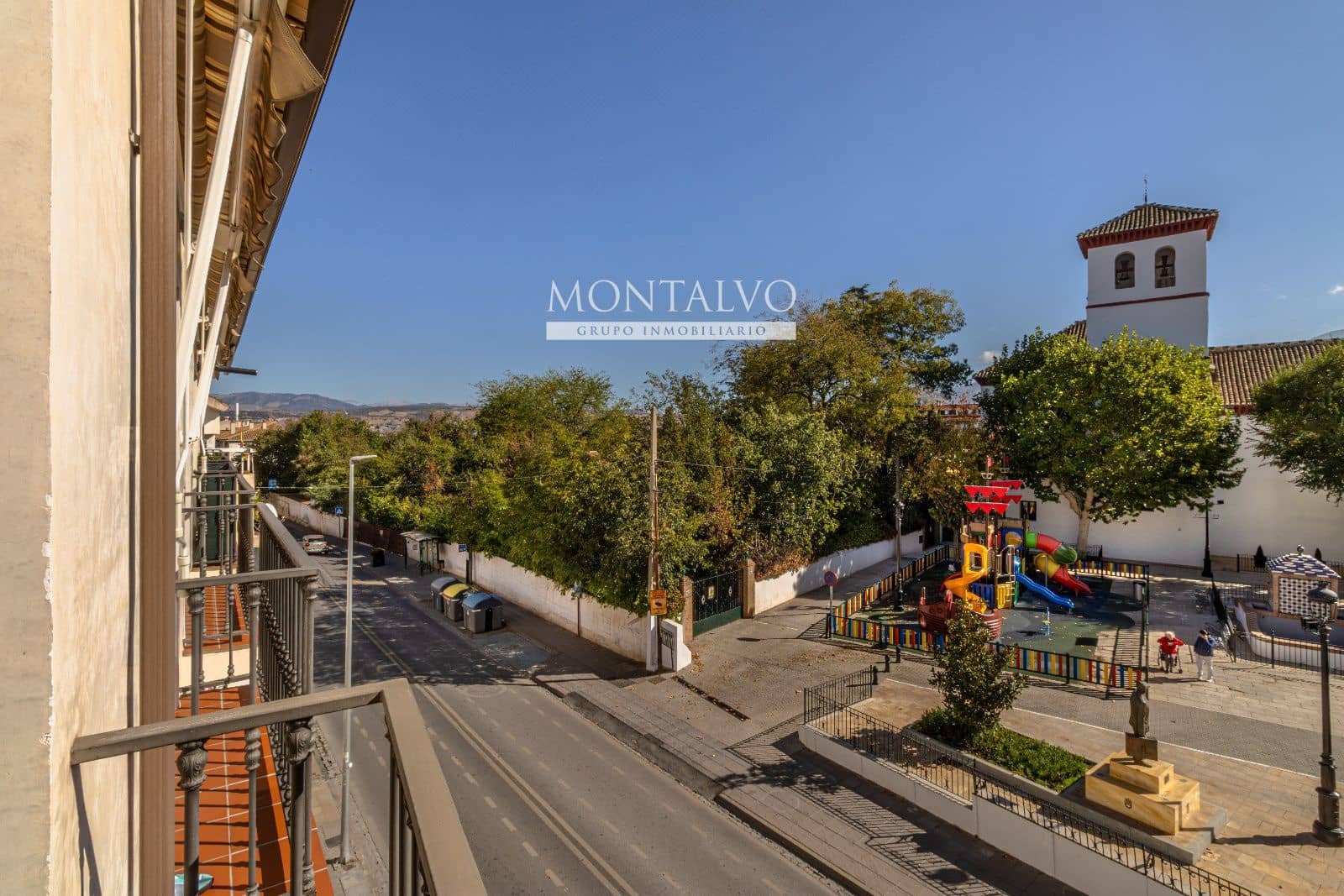 2 bedroom Flat for rent in Ogijares with garage - € 720 (Ref: 9946804)