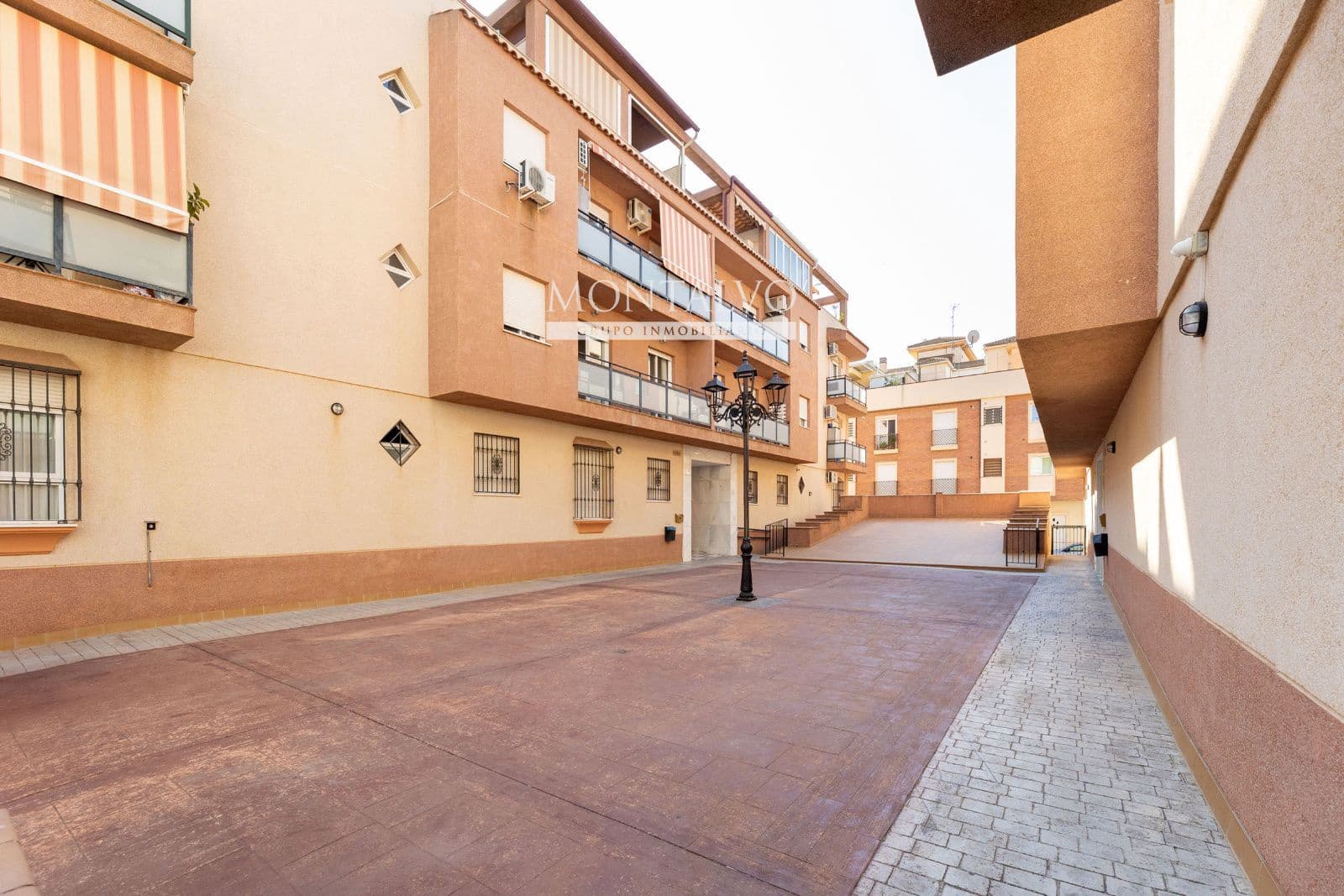 2 soveværelse Lejlighed til salg i Atarfe med garage - € 149.000 (Ref: 9950375)