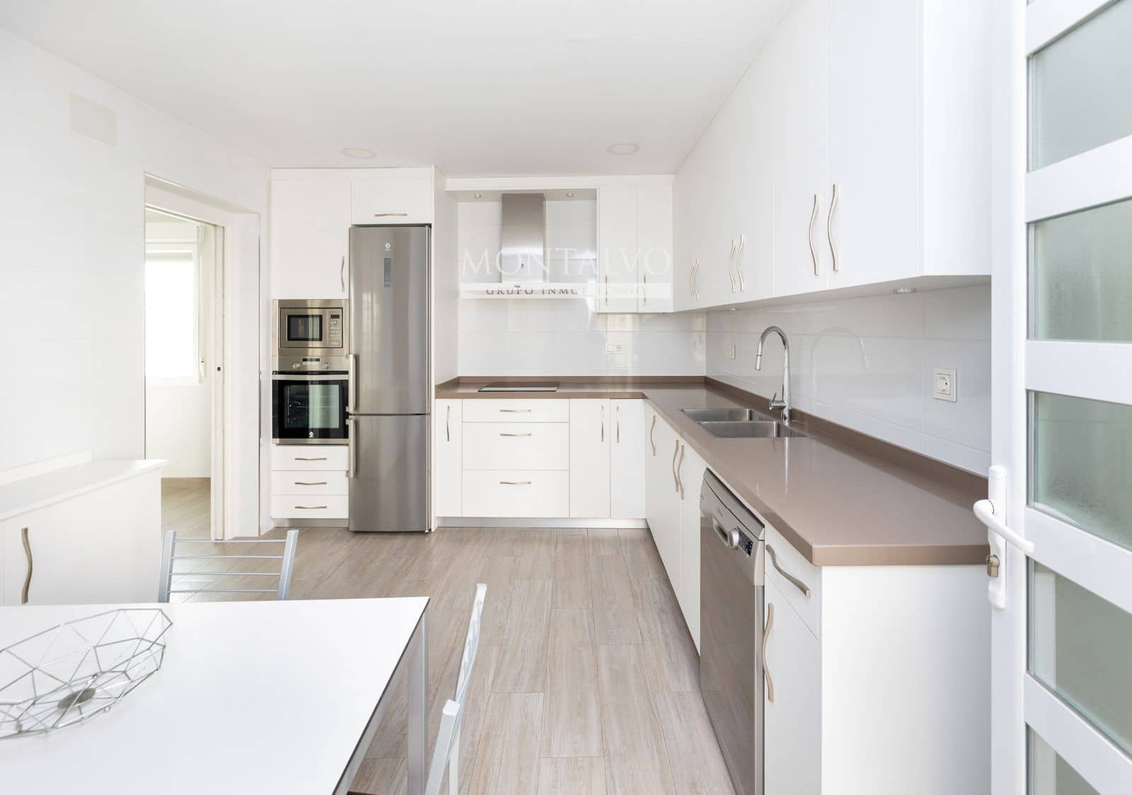 Chalet de 3 habitaciones en Pinos Puente en venta con piscina garaje - 303.000 € (Ref: 9977932)