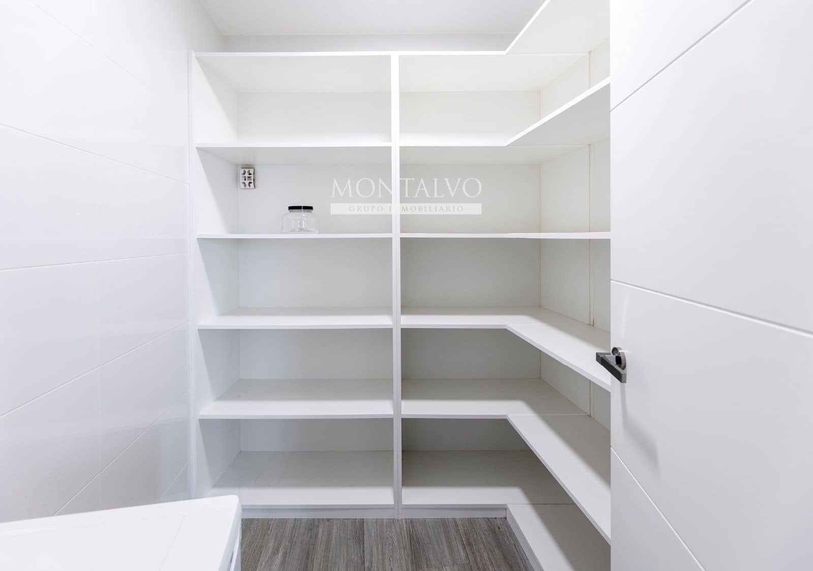 Chalet de 3 habitaciones en Pinos Puente en venta con piscina garaje - 303.000 € (Ref: 9977932)