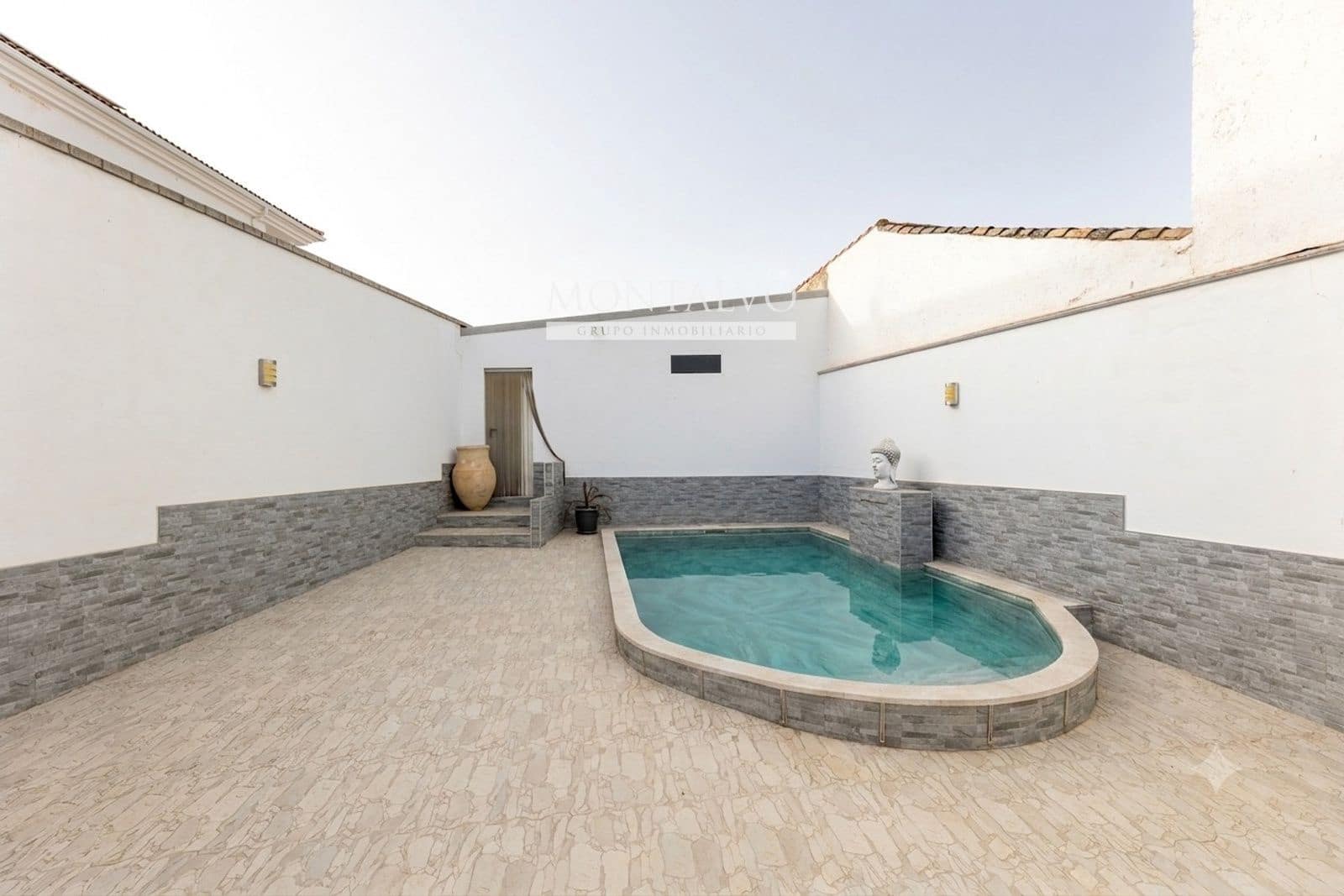Chalet de 3 habitaciones en Pinos Puente en venta con piscina garaje - 303.000 € (Ref: 9977932)