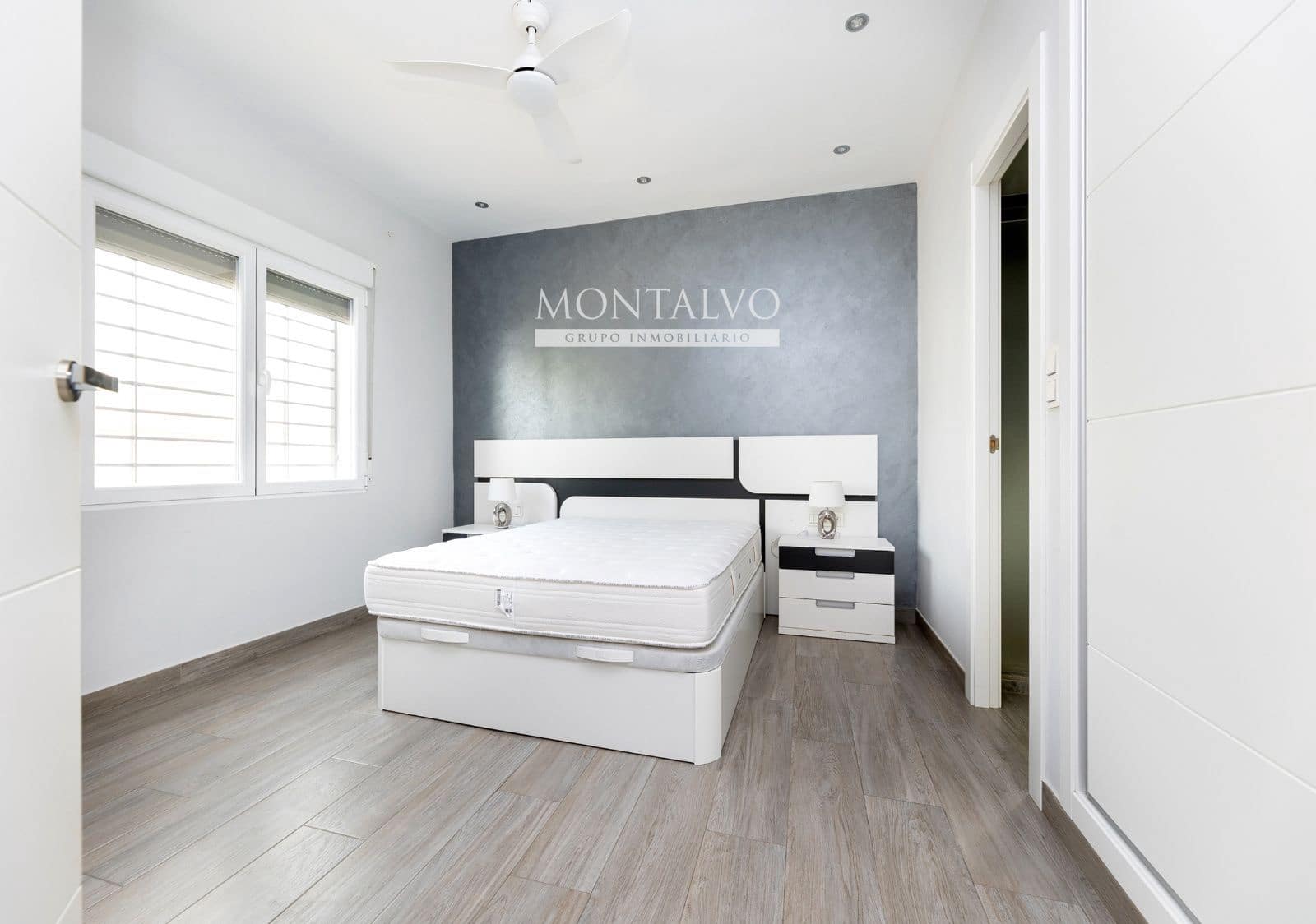 Chalet de 3 habitaciones en Pinos Puente en venta con piscina garaje - 303.000 € (Ref: 9977932)
