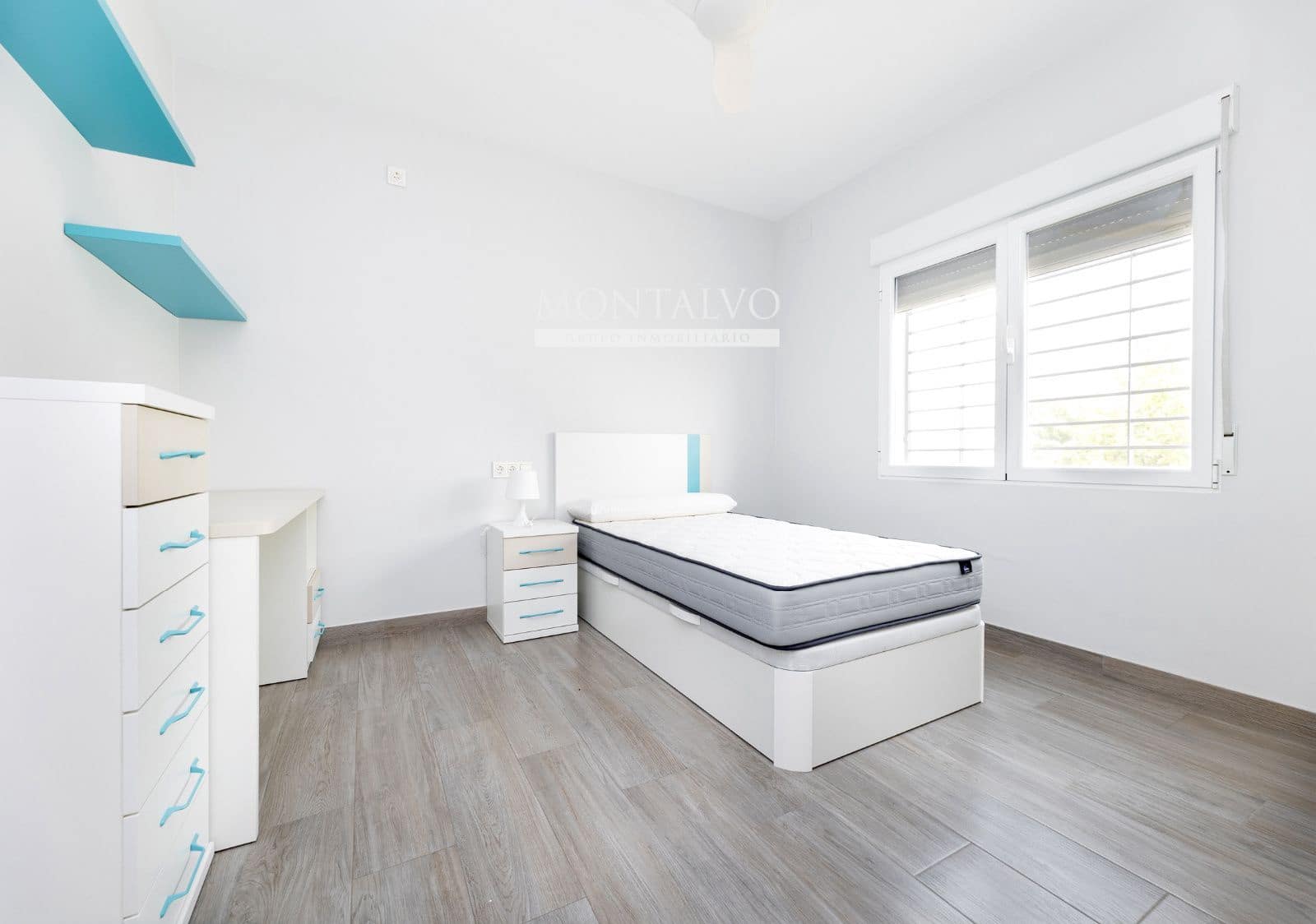 Chalet de 3 habitaciones en Pinos Puente en venta con piscina garaje - 303.000 € (Ref: 9977932)