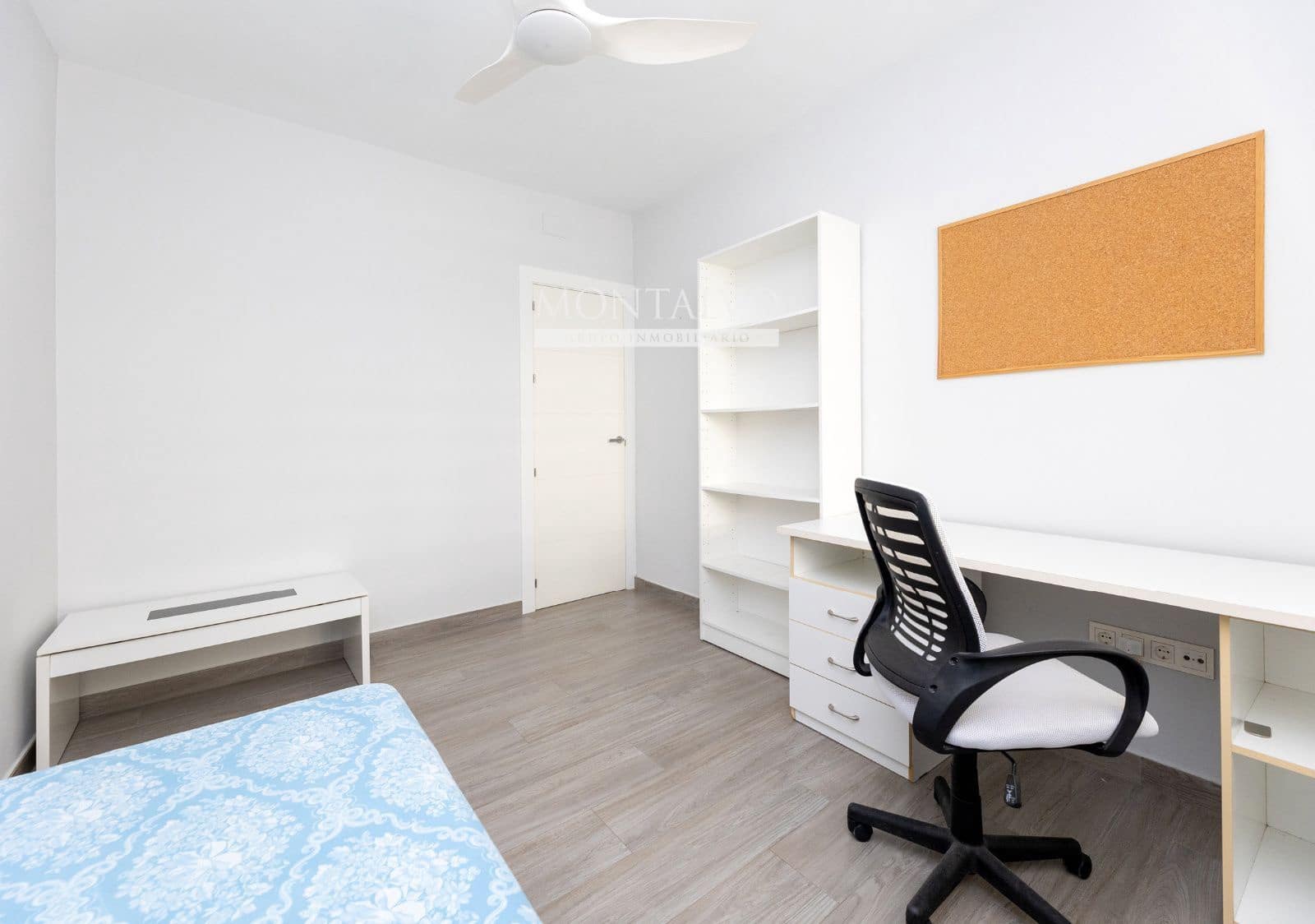 Chalet de 3 habitaciones en Pinos Puente en venta con piscina garaje - 303.000 € (Ref: 9977932)