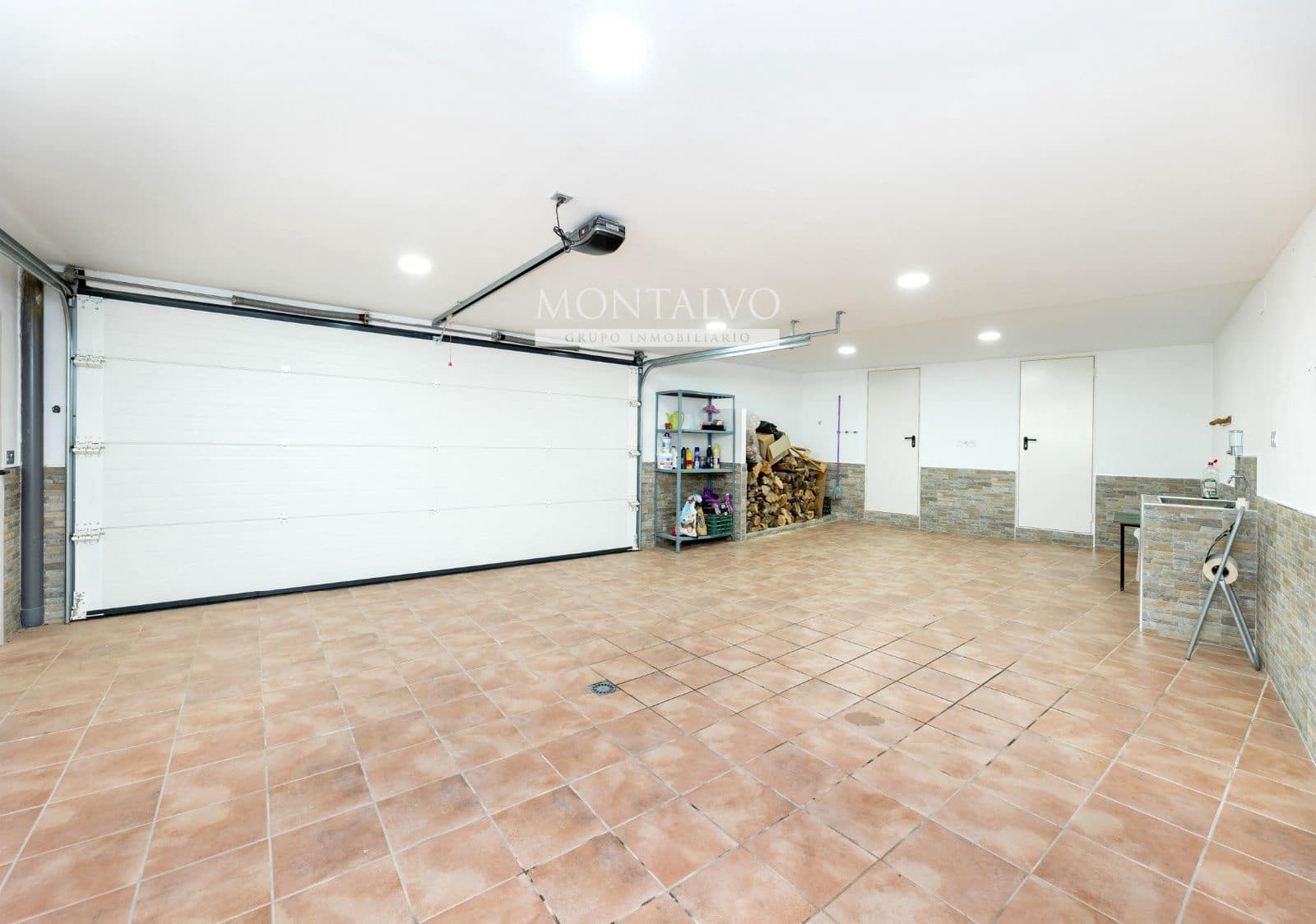 Chalet de 3 habitaciones en Pinos Puente en venta con piscina garaje - 303.000 € (Ref: 9977932)