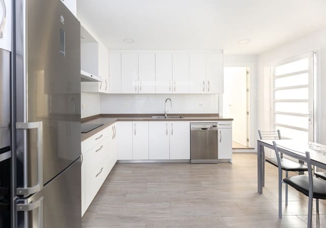 3 soverom Villa til salgs i Pinos Puente med svømmebasseng garasje - € 303 000 (Ref: 9977932)