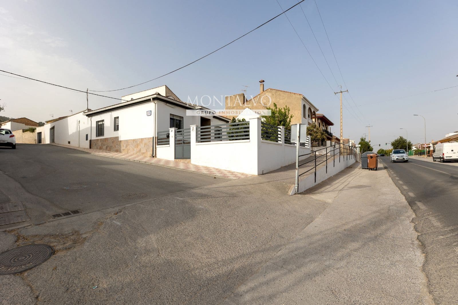 Chalet de 3 habitaciones en Pinos Puente en venta con piscina garaje - 303.000 € (Ref: 9977932)
