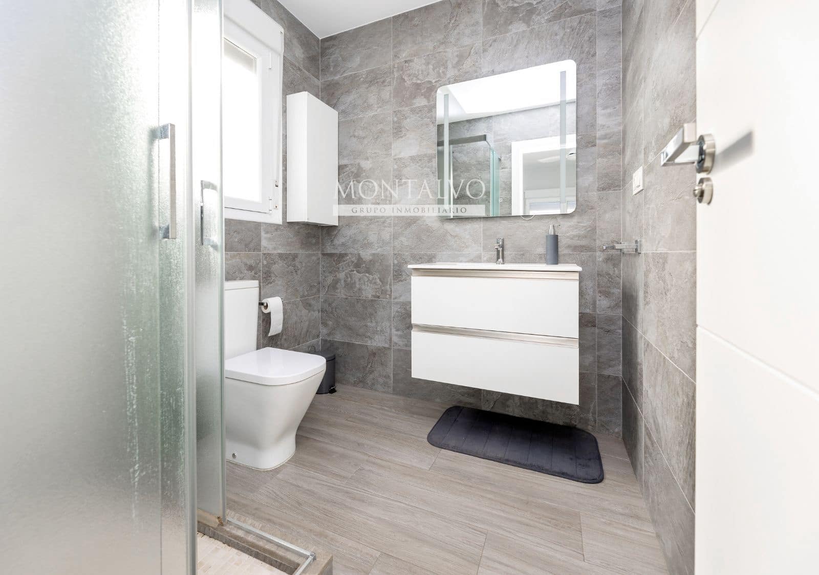 Chalet de 3 habitaciones en Pinos Puente en venta con piscina garaje - 303.000 € (Ref: 9977932)