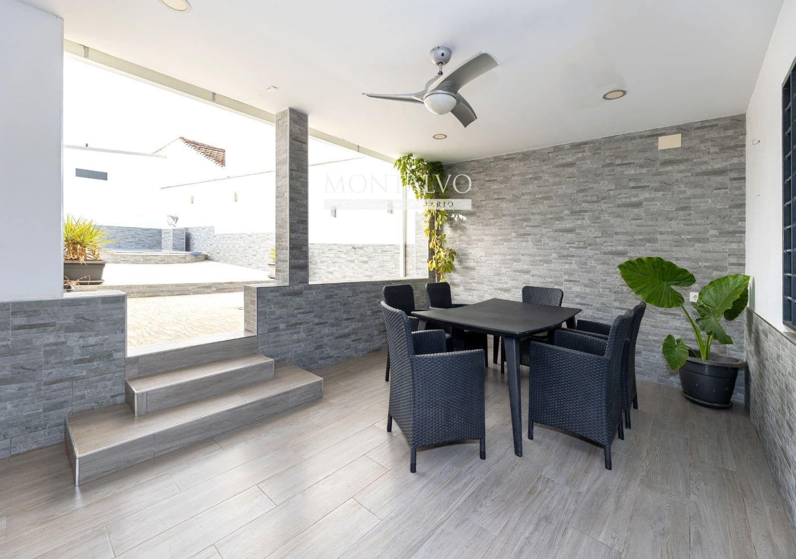 Chalet de 3 habitaciones en Pinos Puente en venta con piscina garaje - 303.000 € (Ref: 9977932)