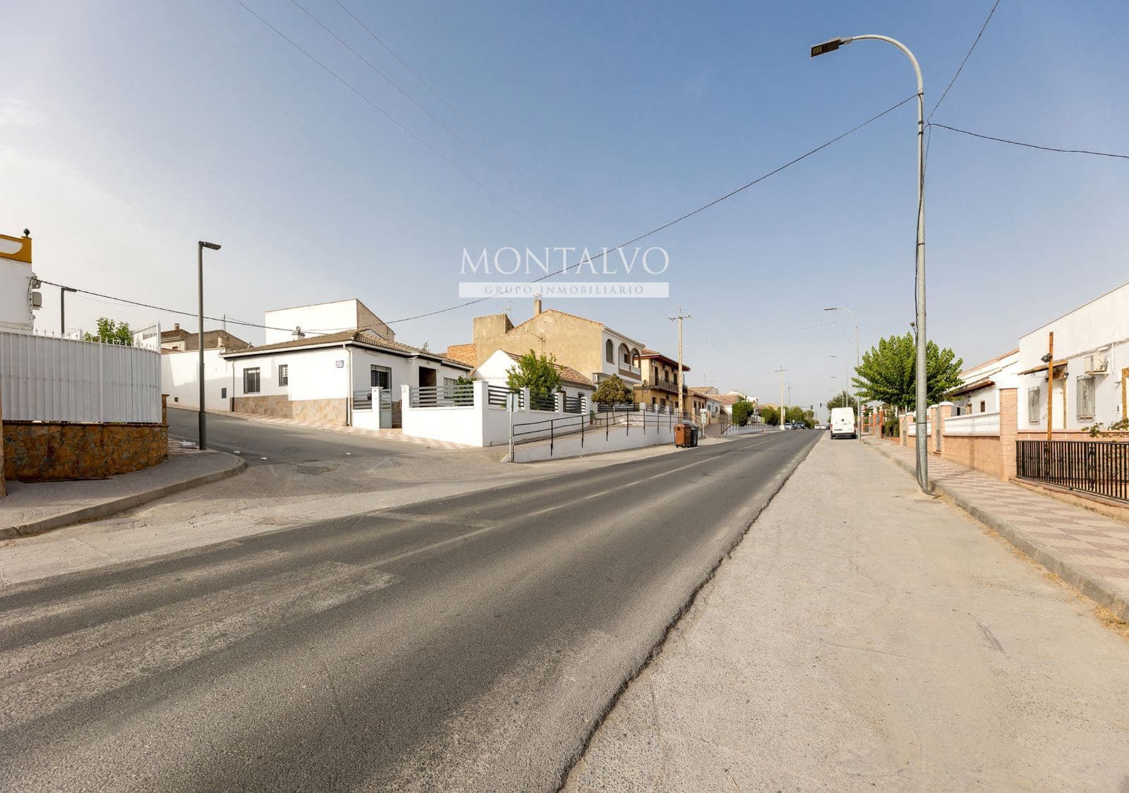 Chalet de 3 habitaciones en Pinos Puente en venta con piscina garaje - 303.000 € (Ref: 9977932)