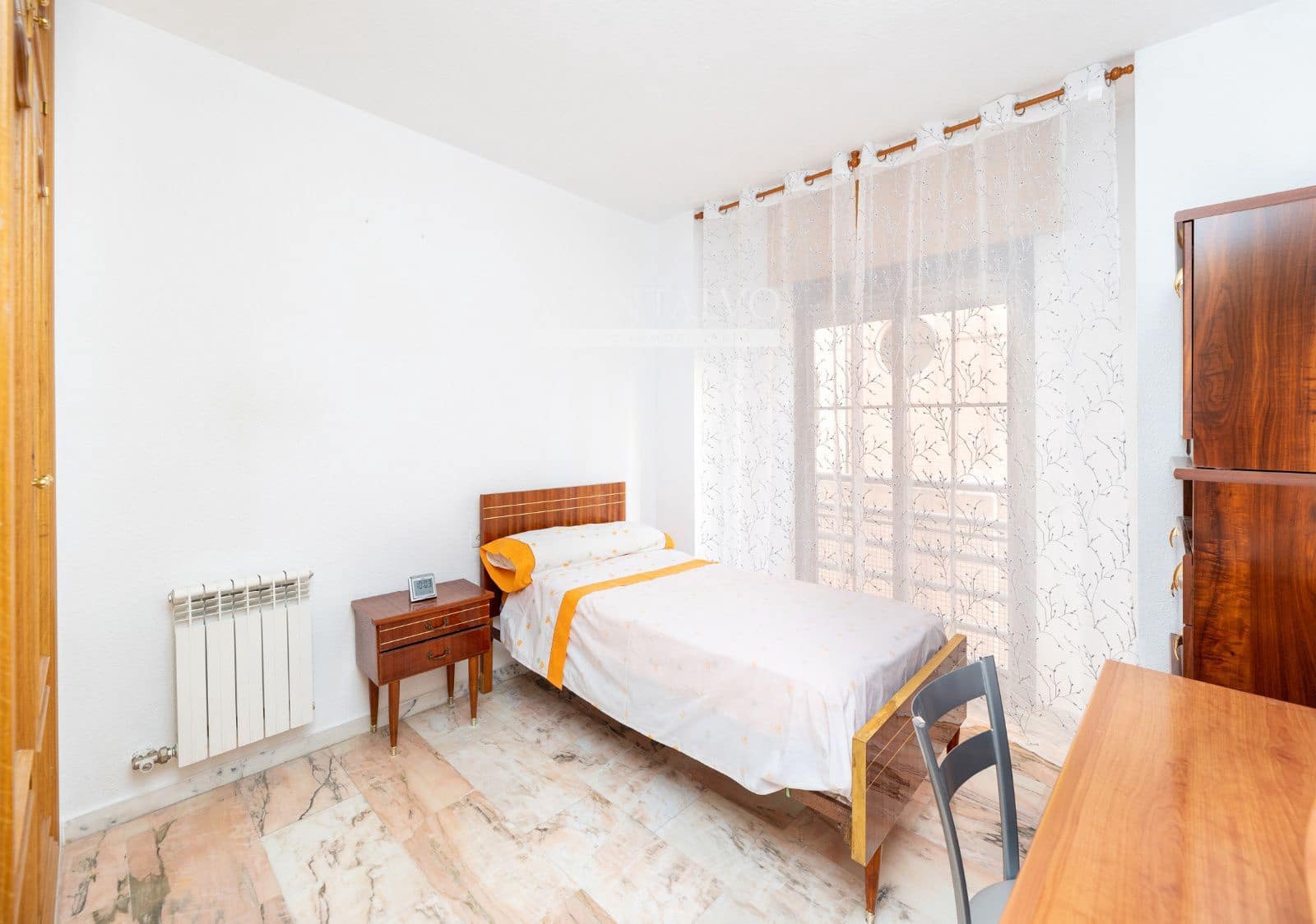 3 bedroom Flat for rent in Granada city - € 1,150 (Ref: 9983800)