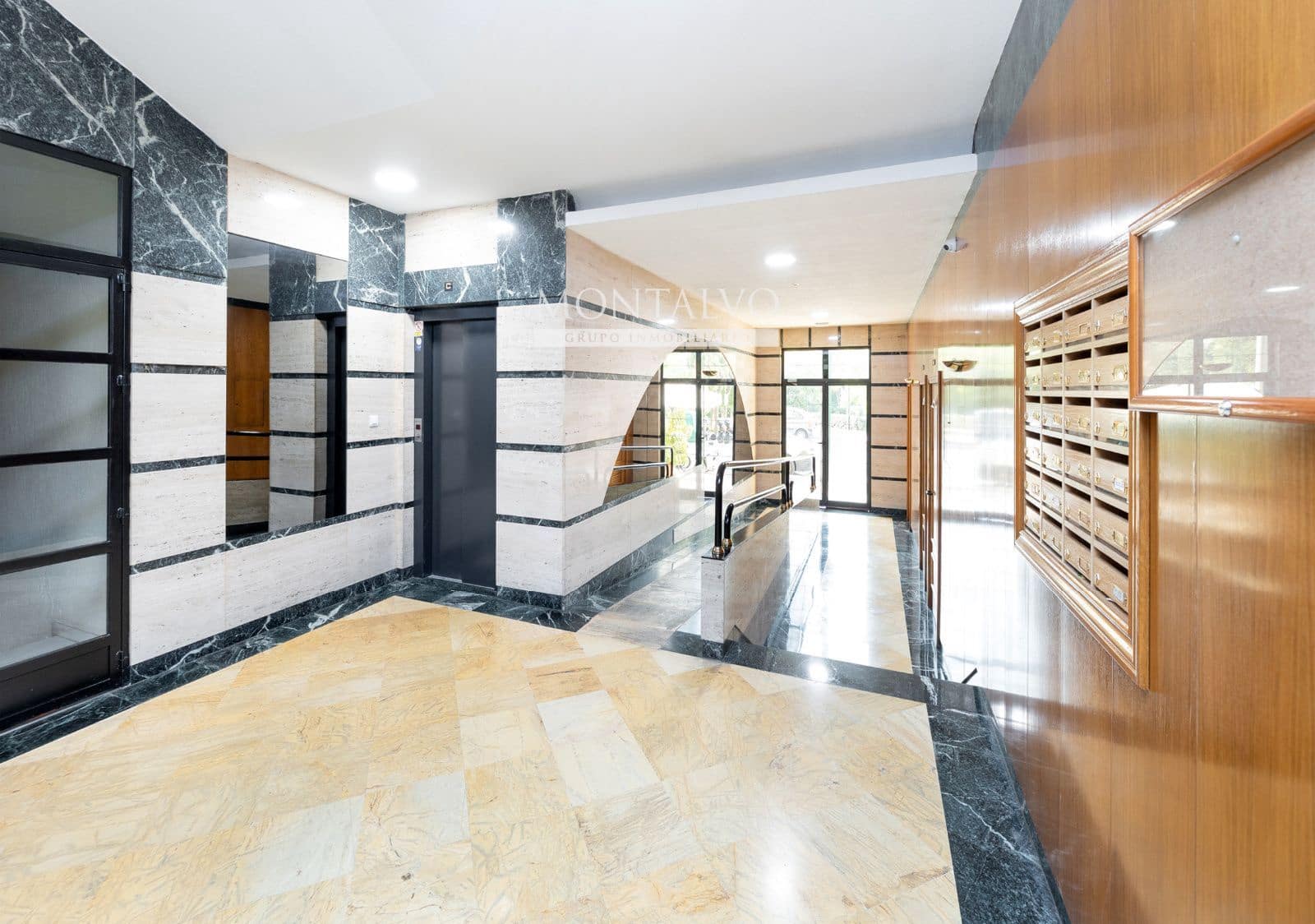 3 bedroom Flat for rent in Granada city - € 1,150 (Ref: 9983800)