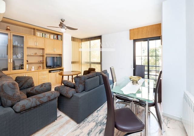 3 bedroom Flat for rent in Camino de Ronda - Rosaleda, Granada city - € 1,150 (Ref: 9983800)