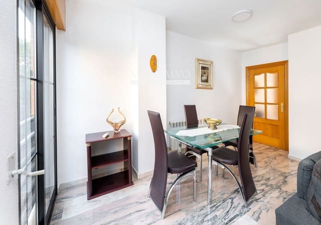 3 bedroom Flat for rent in Camino de Ronda - Rosaleda, Granada city - € 1,150 (Ref: 9983800)