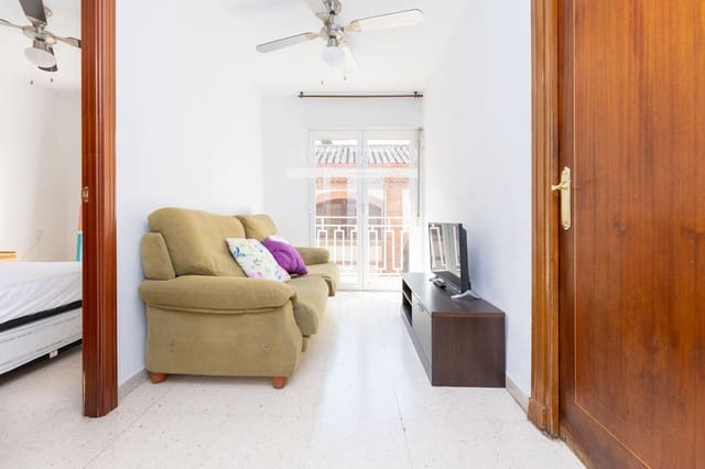 4 soverom Leilighet til salgs i Centro - Sagrario, Granada by - € 305 000 (Ref: 9984136)