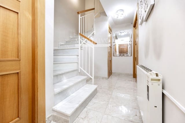 4 slaapkamer Villa te koop in Atarfe met garage - € 219.900 (Ref: 9986220)