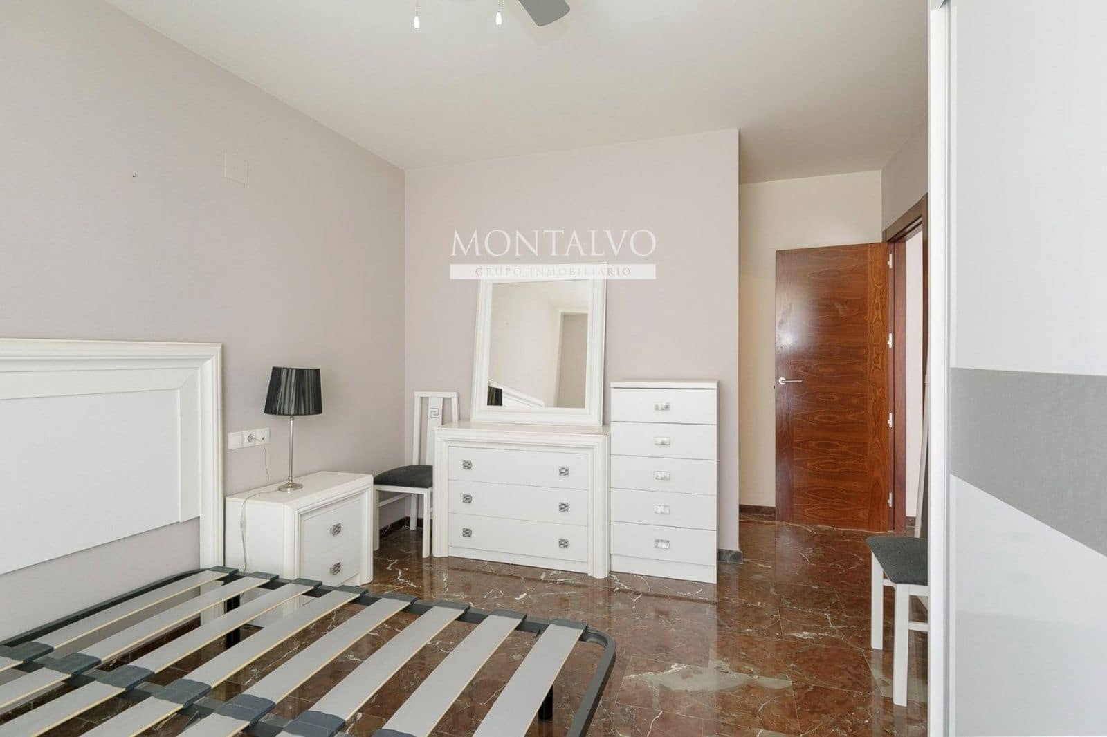 Appartement de 3 chambres à louer à Atarfe avec garage - 750 € (Ref: 9991995)