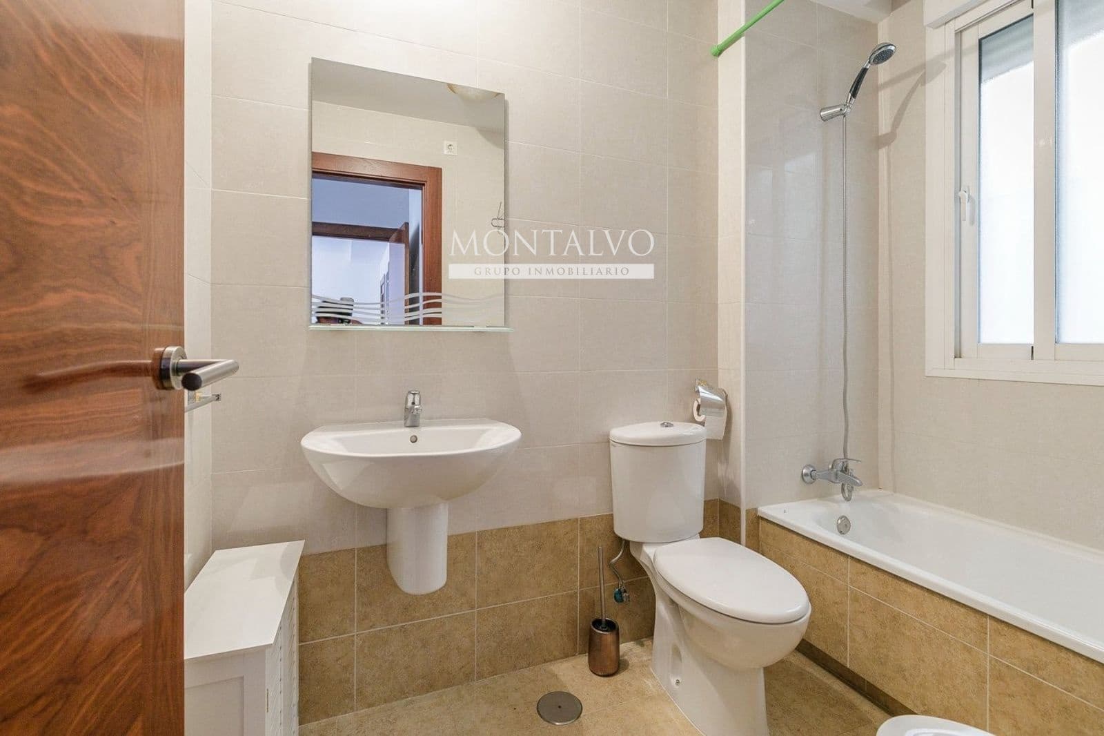 Appartement de 3 chambres à louer à Atarfe avec garage - 750 € (Ref: 9991995)