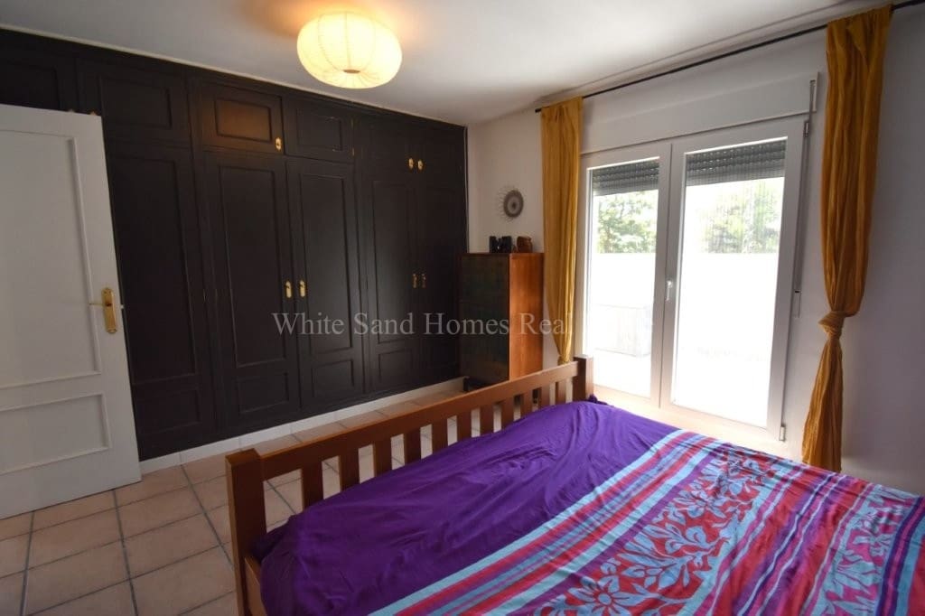 4 bedroom Villa for sale in La Drova with pool garage - € 445,000 (Ref: 10036237)