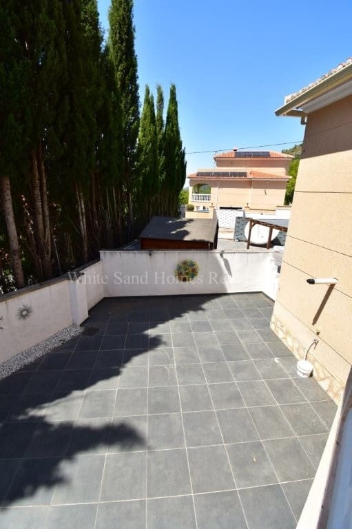 4 bedroom Villa for sale in La Drova with pool garage - € 445,000 (Ref: 10036237)