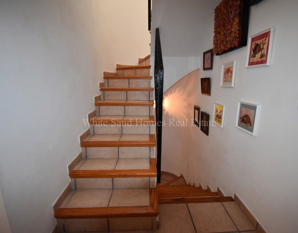 4 bedroom Villa for sale in La Drova with pool garage - € 445,000 (Ref: 10036237)