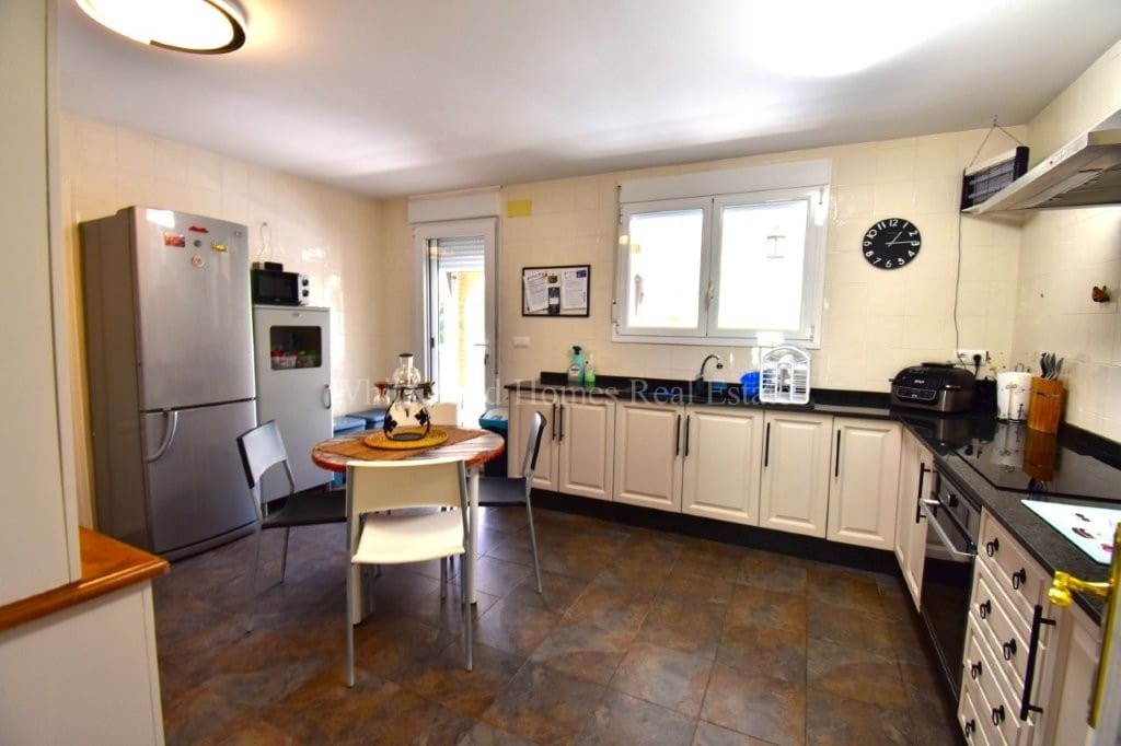 4 bedroom Villa for sale in La Drova with pool garage - € 445,000 (Ref: 10036237)