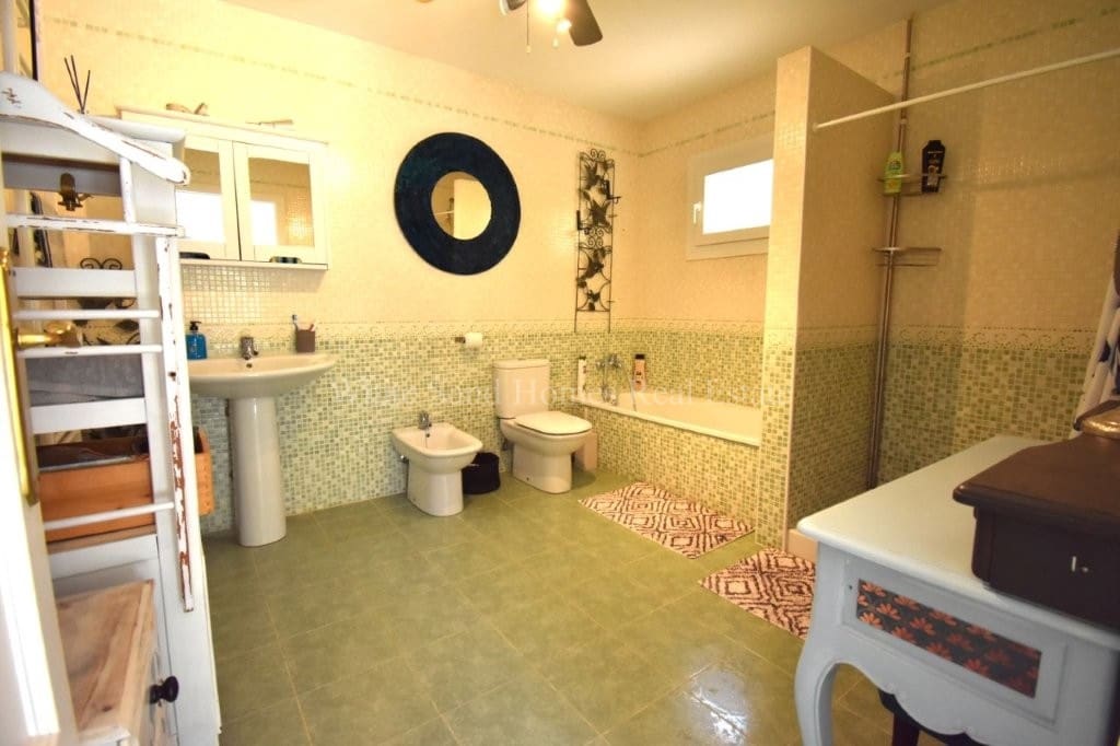 4 bedroom Villa for sale in La Drova with pool garage - € 445,000 (Ref: 10036237)