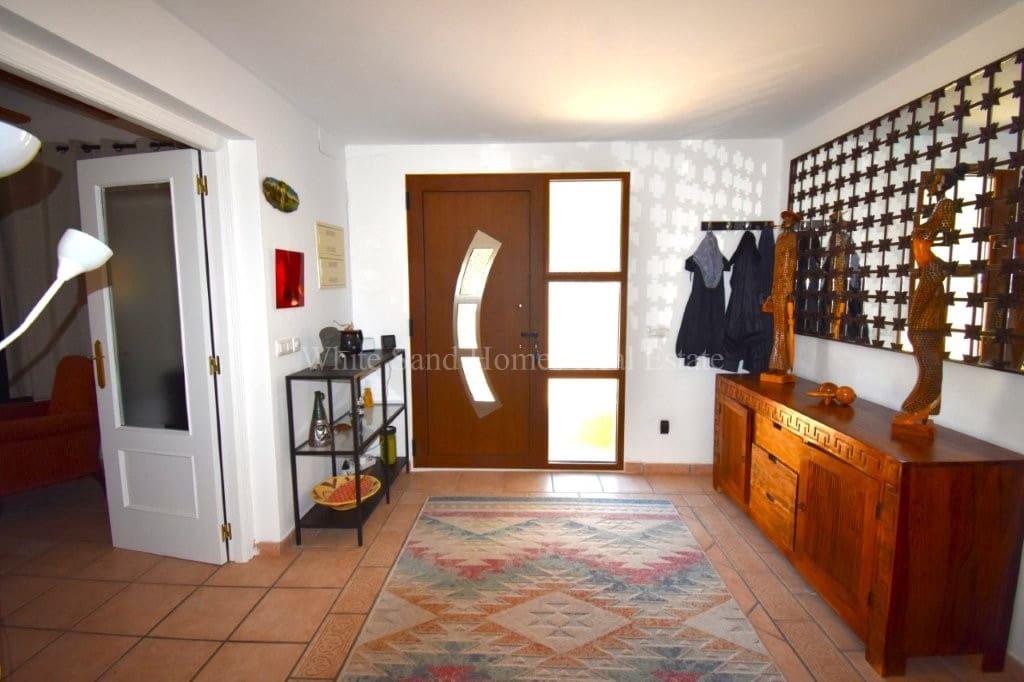 4 bedroom Villa for sale in La Drova with pool garage - € 445,000 (Ref: 10036237)