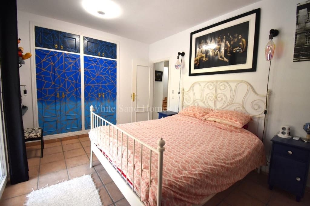 4 bedroom Villa for sale in La Drova with pool garage - € 445,000 (Ref: 10036237)