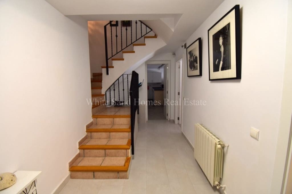 4 bedroom Villa for sale in La Drova with pool garage - € 445,000 (Ref: 10036237)