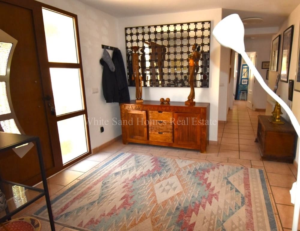 4 bedroom Villa for sale in La Drova with pool garage - € 445,000 (Ref: 10036237)