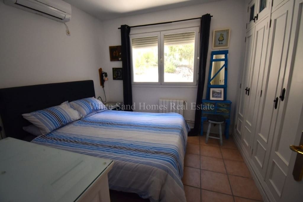 4 bedroom Villa for sale in La Drova with pool garage - € 445,000 (Ref: 10036237)