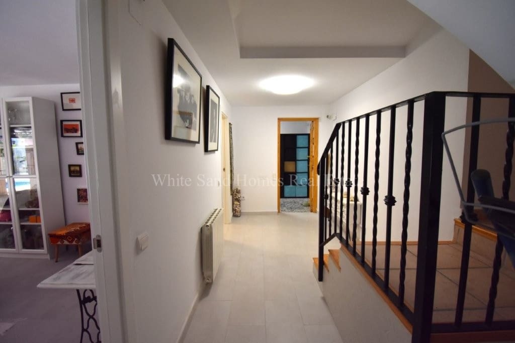4 bedroom Villa for sale in La Drova with pool garage - € 445,000 (Ref: 10036237)