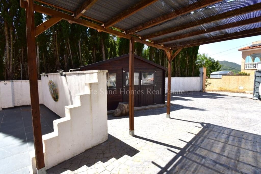 4 bedroom Villa for sale in La Drova with pool garage - € 445,000 (Ref: 10036237)