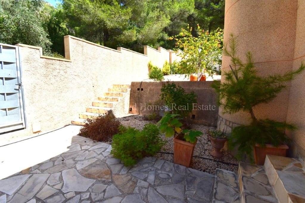 4 bedroom Villa for sale in La Drova with pool garage - € 445,000 (Ref: 10036237)
