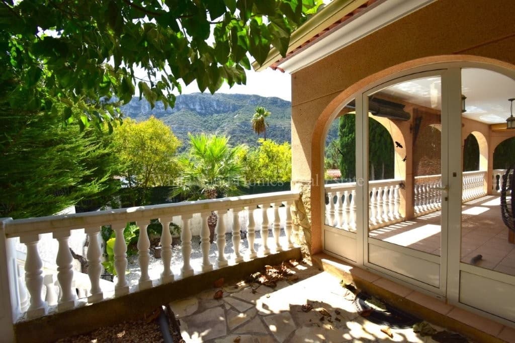 4 bedroom Villa for sale in La Drova with pool garage - € 445,000 (Ref: 10036237)