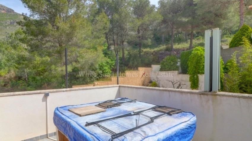 4 bedroom Villa for sale in La Drova with pool garage - € 445,000 (Ref: 10036237)