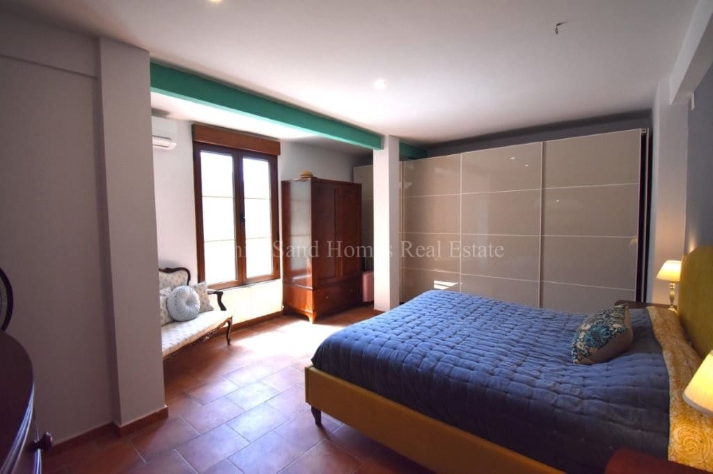 6 bedroom Villa for sale in Barx with pool garage - € 675,000 (Ref: 10036238)
