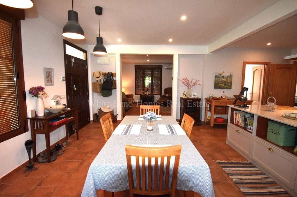 6 bedroom Villa for sale in Barx with pool garage - € 675,000 (Ref: 10036238)