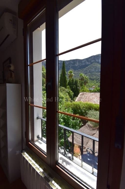 6 bedroom Villa for sale in Barx with pool garage - € 675,000 (Ref: 10036238)