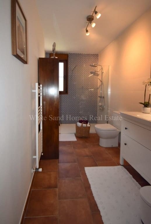 6 bedroom Villa for sale in Barx with pool garage - € 675,000 (Ref: 10036238)